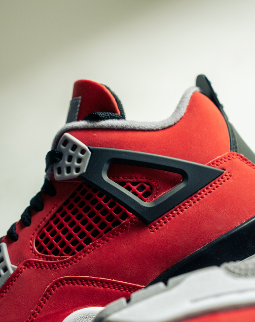 AIR JORDAN 4 RETRO