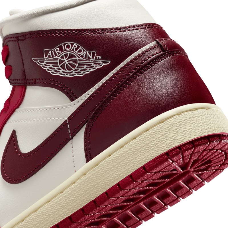 Air Jordan 1 Mid (W)