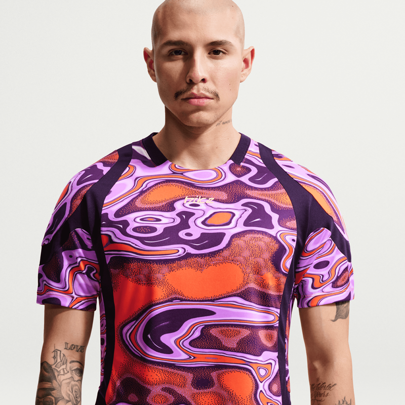 NIKE NBHD PF LIQUIFY SS TOP