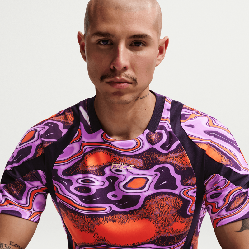NIKE NBHD PF LIQUIFY SS TOP