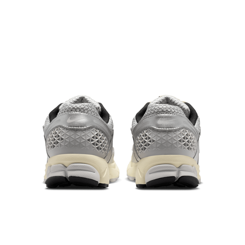 NIKE ZOOM VOMERO 5
