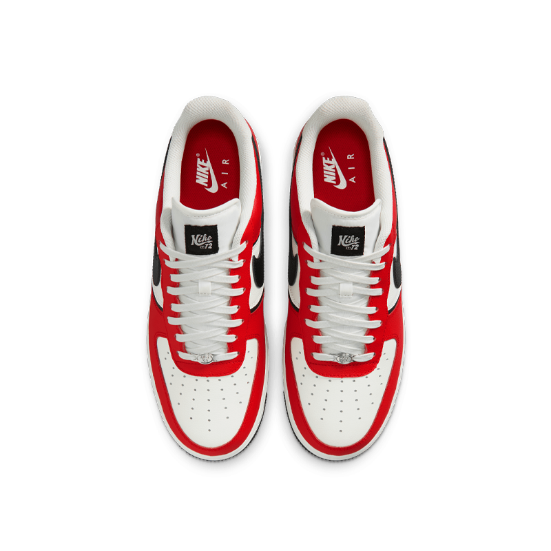 NIKE AIR FORCE 1 '07 LV8