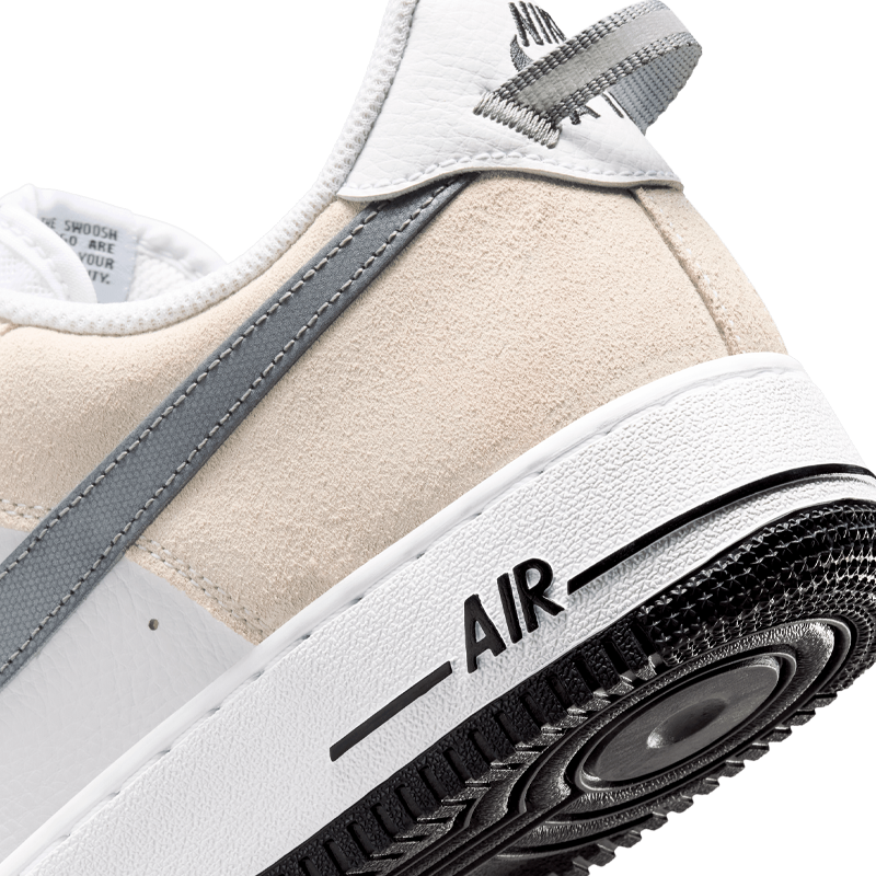 NIKE AIR FORCE 1 '07 LV8