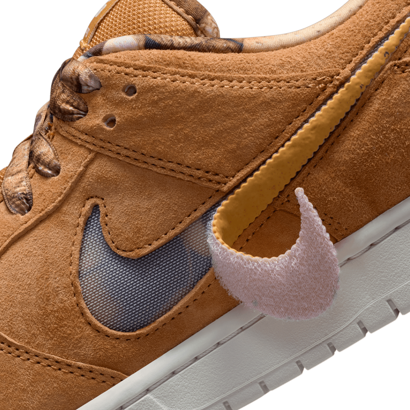 SB Dunk Low Pro QS