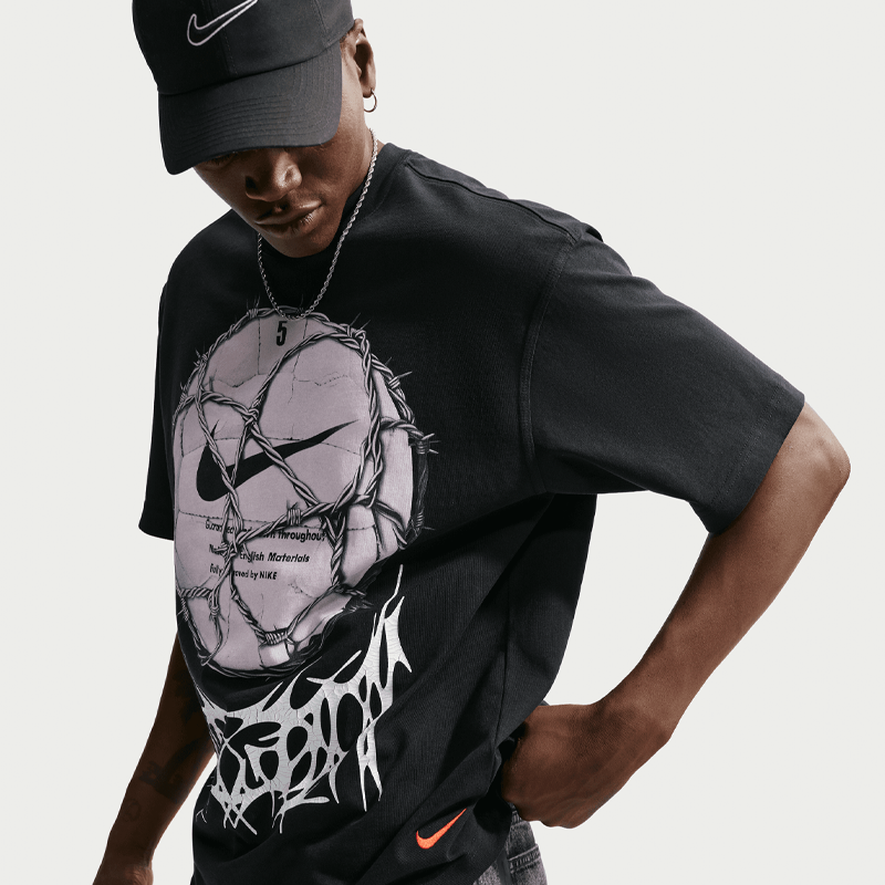 NIKE U NSW TEE LSE YMH ZIG ZAG
