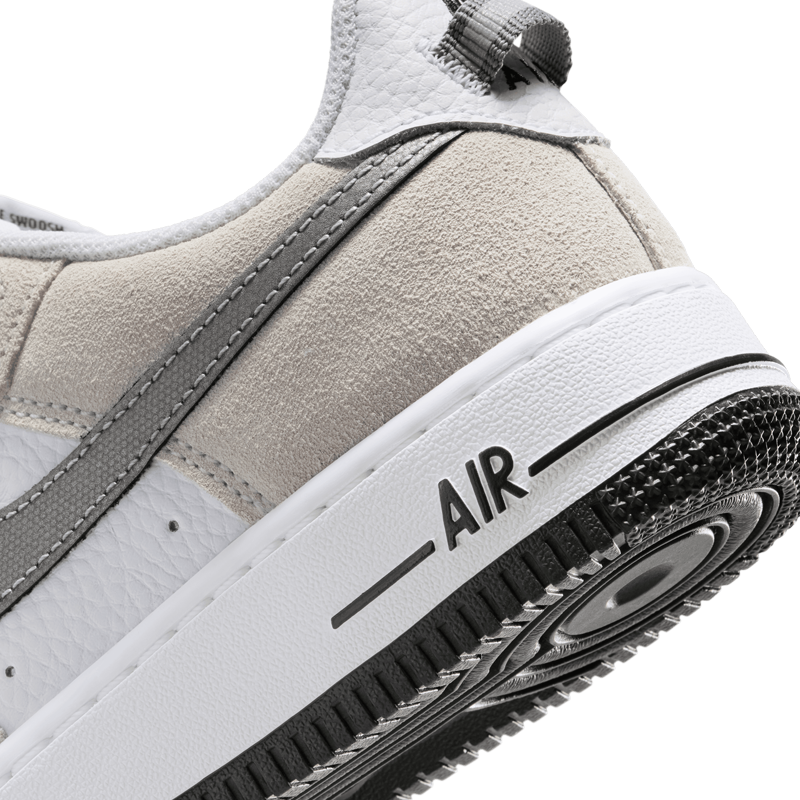 NIKE AIR FORCE 1 LV8 (GS)