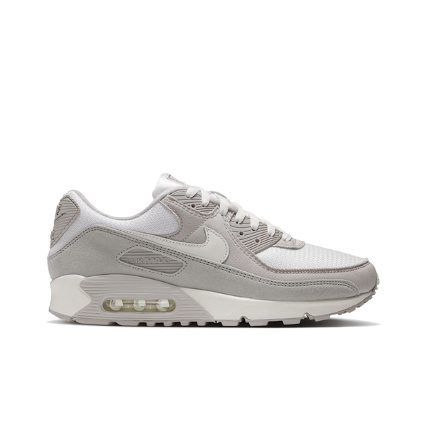 NIKE AIR MAX III